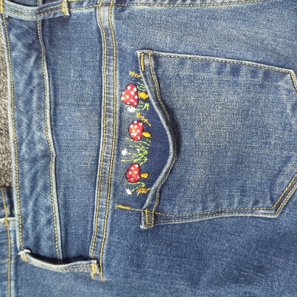 Hand embroidered custom mossimo power stretch low rise skinny jeans mushroom